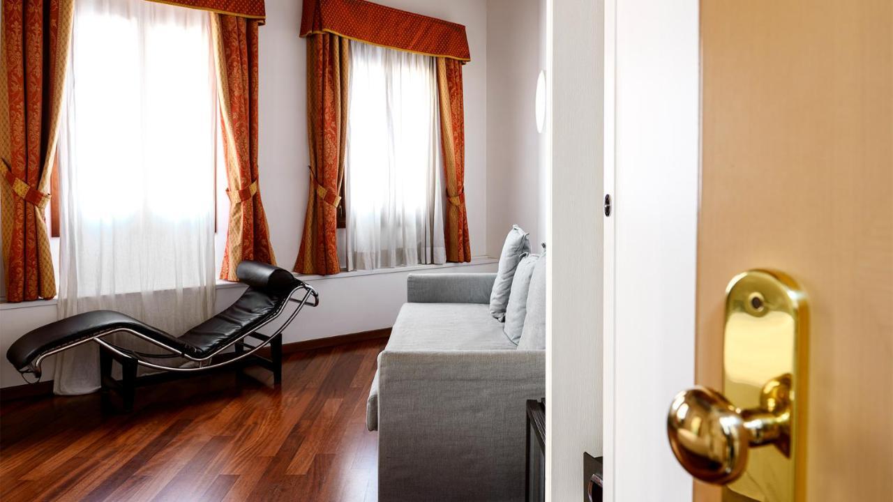 Casanova Fourrooms Pensión